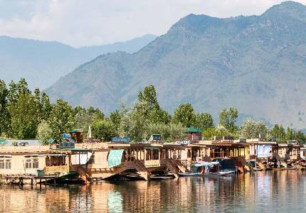 Chandigarh–Amritsar–Jammu–Srinagar Urbania Tour